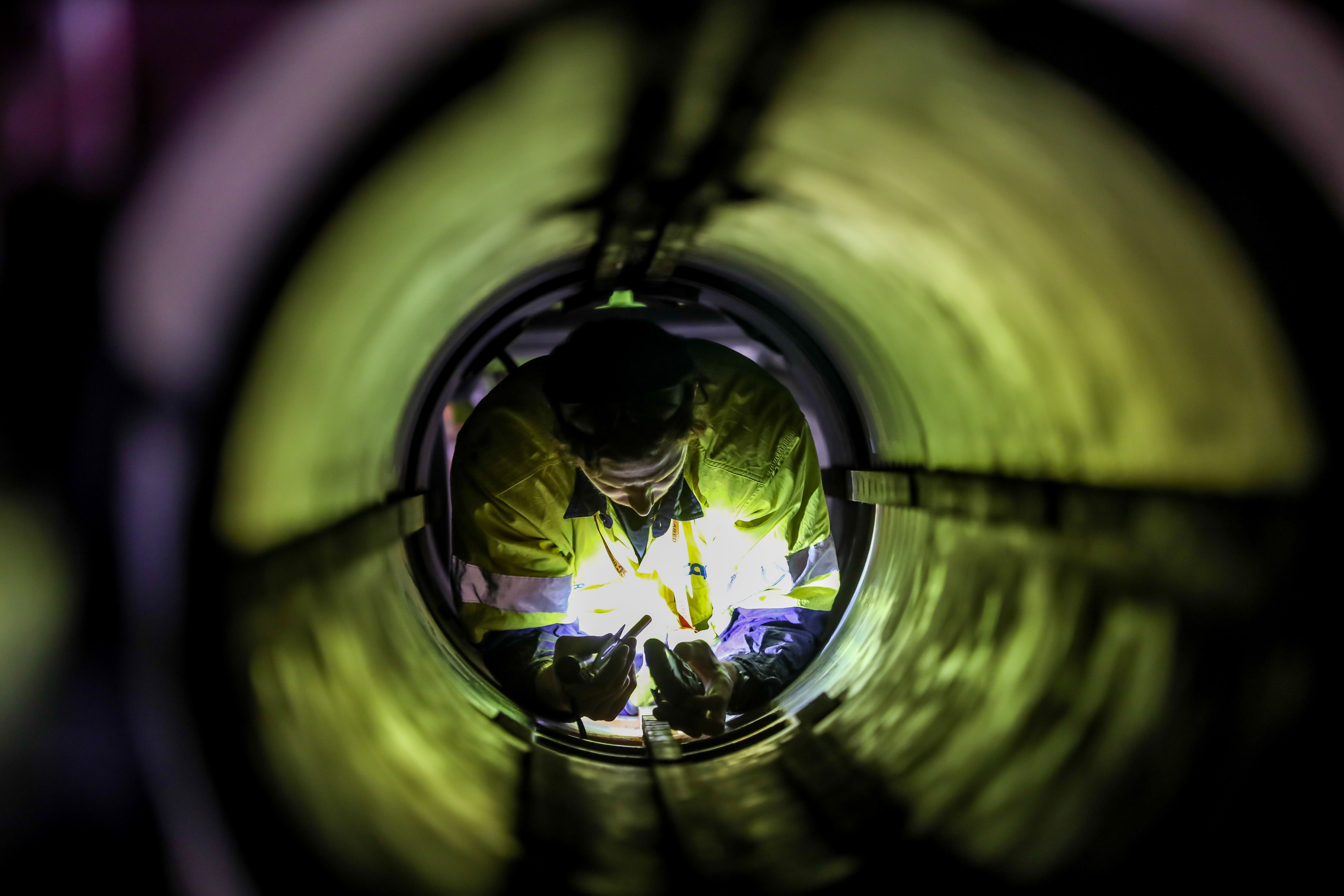 Workers at ASC Pty Ltd (Defence Images)